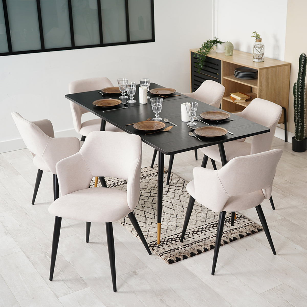 Round Table Table Table Table Timber Ø80 cm with 4 black velvet chairs, modern and comfortable style