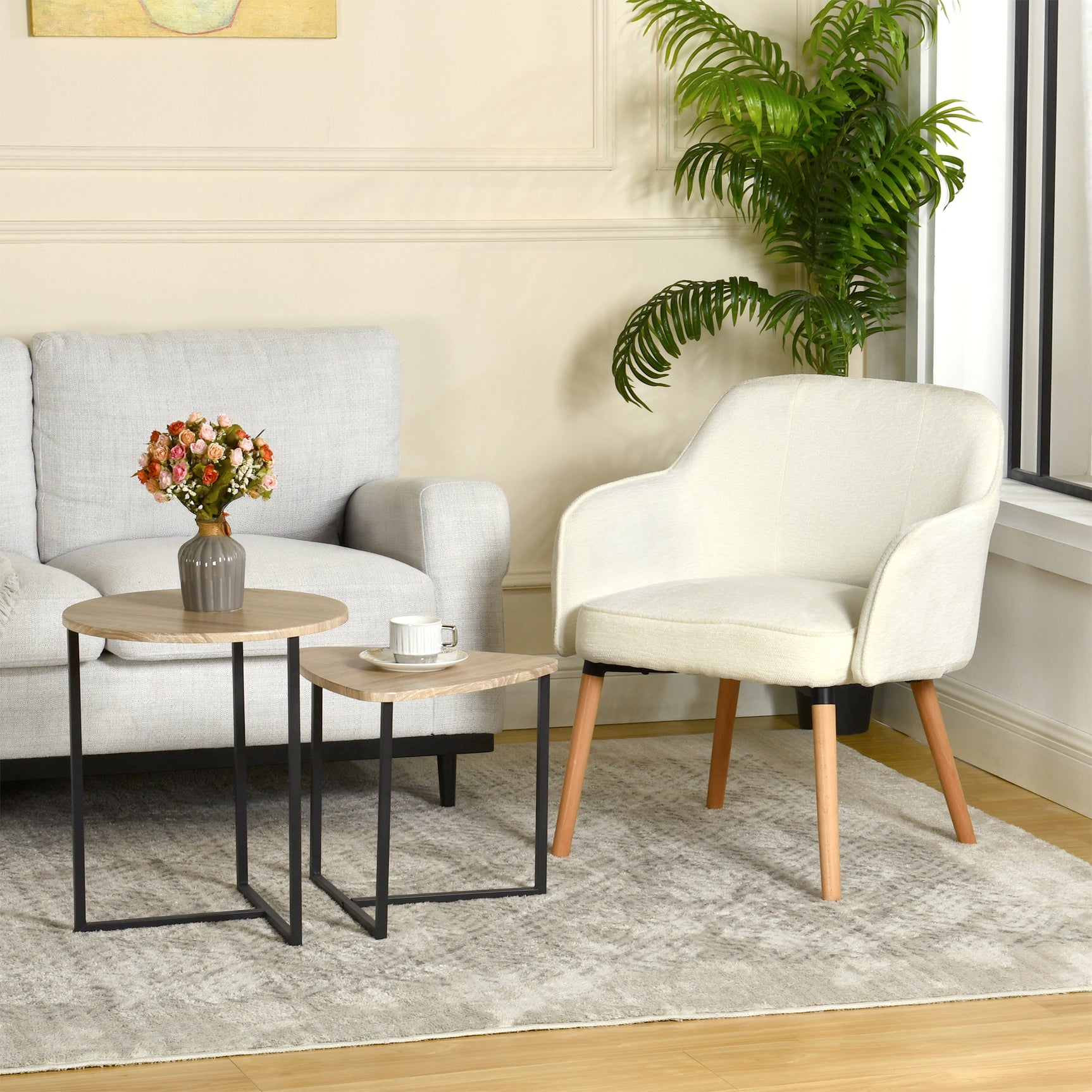 Fauteuil scandinave relax en tissu chenille crème avec accoudoirs et pieds en bois âââââââ€?MARRIAM
