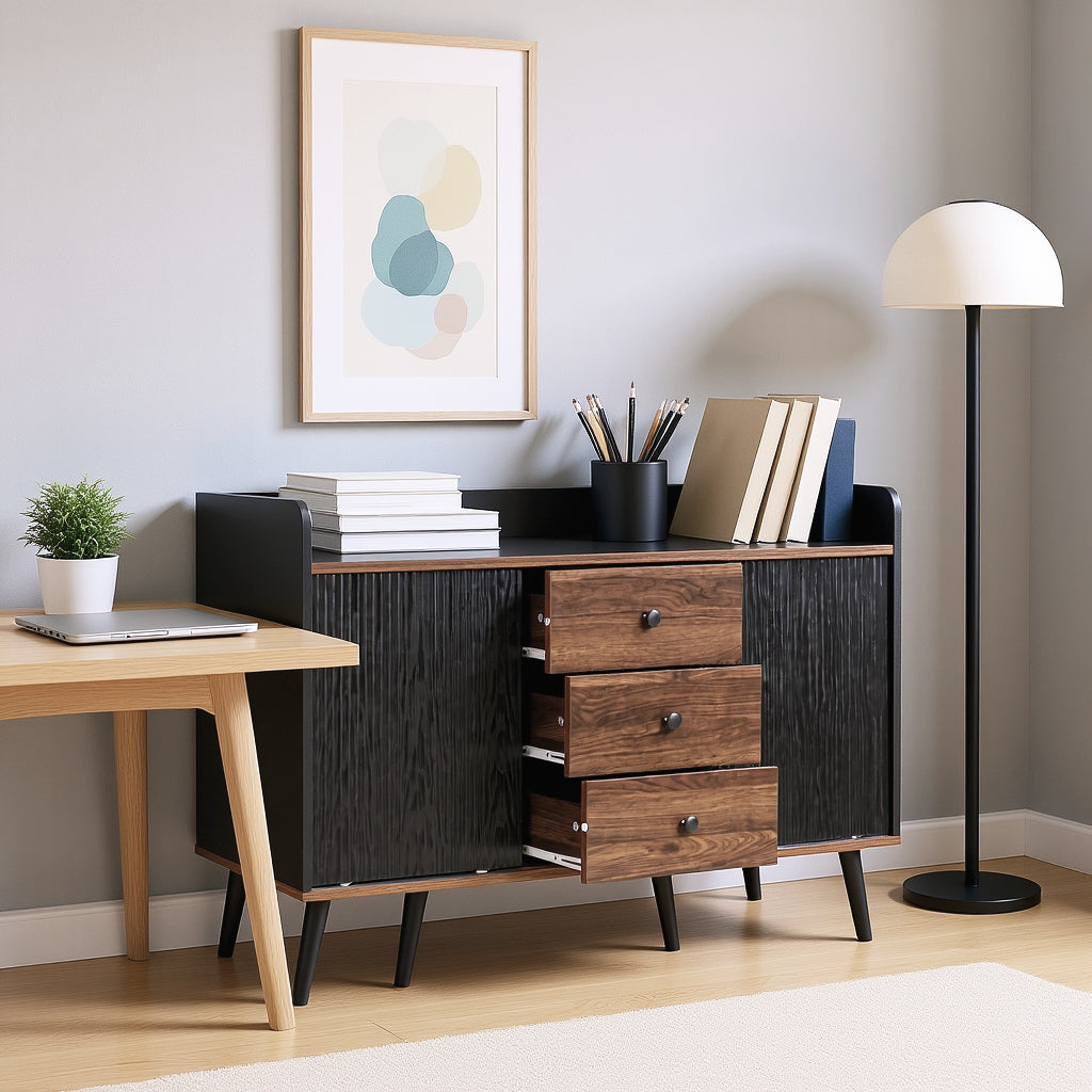 Buffet moderne noir et bois avec 3 tiroirs et portes coulissantes striées