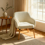 Fauteuil scandinave relax en tissu chenille crème avec accoudoirs et pieds en bois âââââââ€?MARRIAM