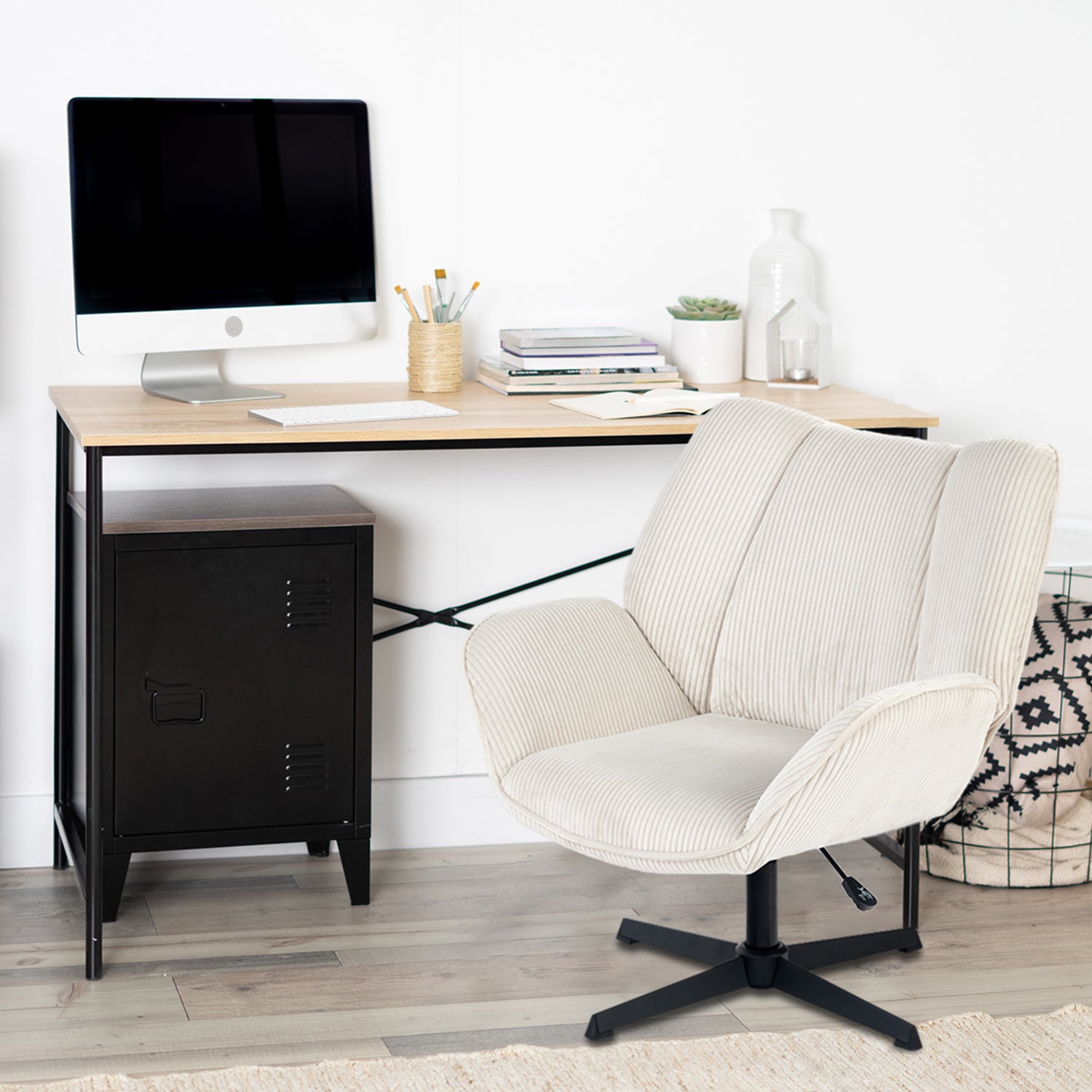 Pivotable adjustable leisure chair with beige velvet armrests - Durothil