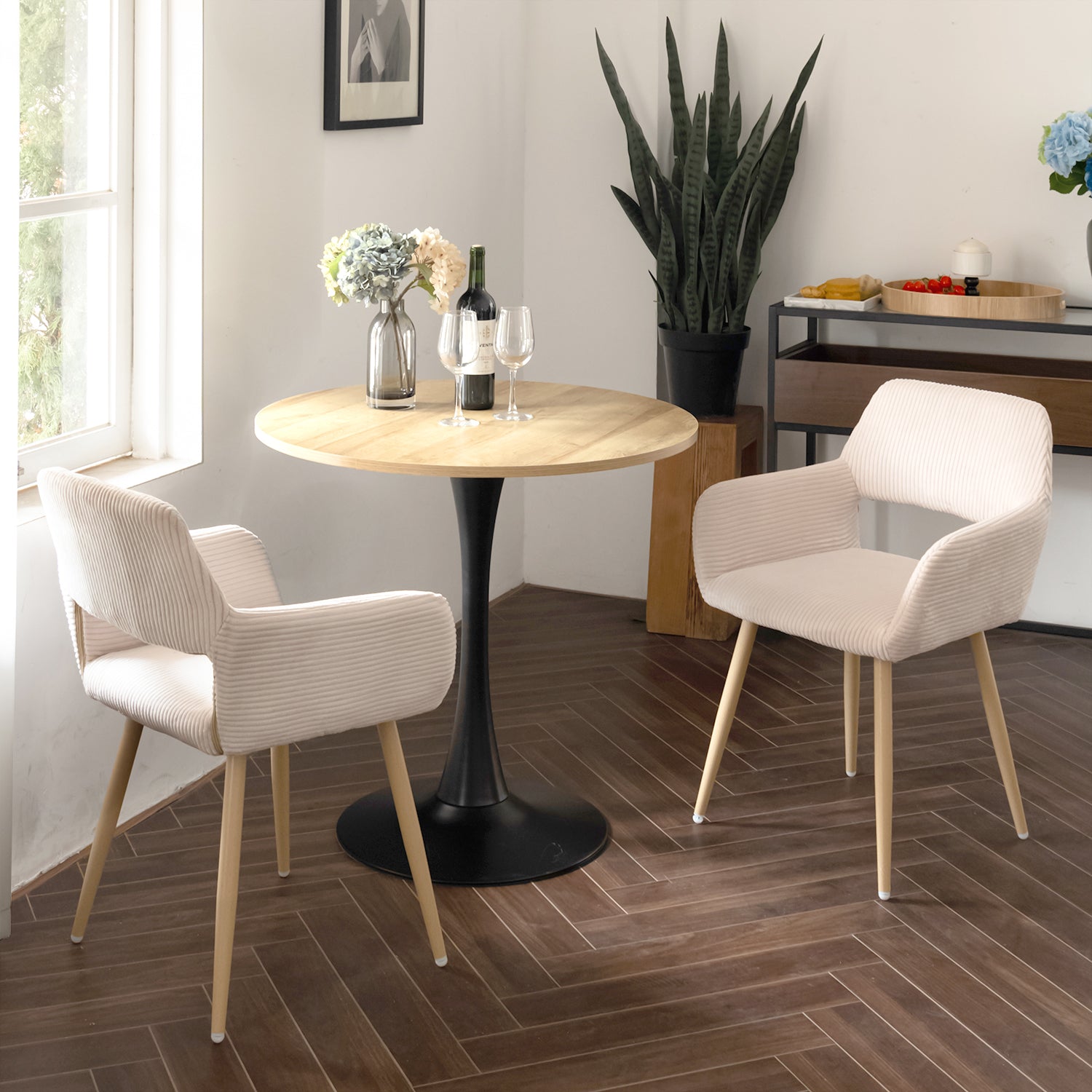 Ensemble de salle à manger de style scandinave comprenant une table ronde en chêne et 2 chaises en velours côtelé beige