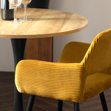 Ensemble de salle à manger de style scandinave comprenant une table ronde en chêne et 2 chaises en velours côtelé jaune