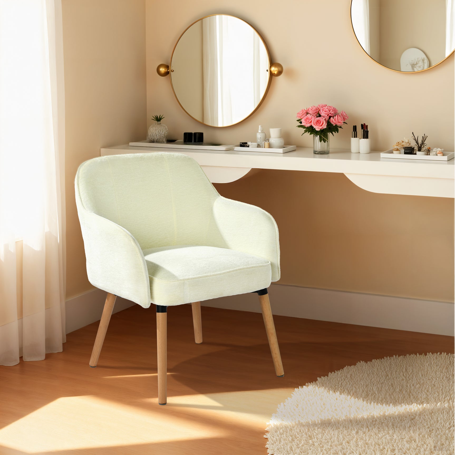 Fauteuil scandinave relax en tissu chenille crème avec accoudoirs et pieds en bois âââââââ€?MARRIAM