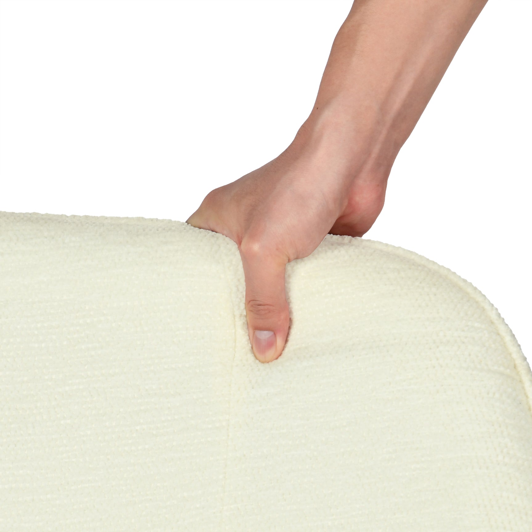 Fauteuil scandinave relax en tissu chenille crème avec accoudoirs et pieds en bois âââââââ€?MARRIAM