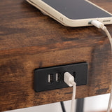 Beistelltisch/Beistelltisch im Industriedesign aus braunem Vintage-Holz und schwarzem Metall mit doppelter Tischplatte und integrierten USB-Anschlüssen – OAKHAM