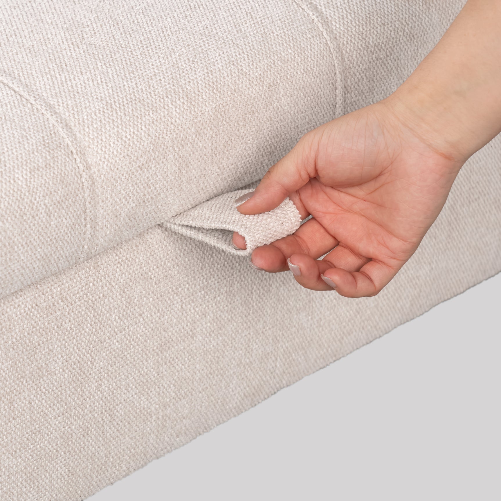 2-Sitzer-Sofa aus beigem Stoff im skandinavischen Stil – AHBARM