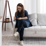 2-Sitzer-Sofa aus beigem Stoff im skandinavischen Stil – AHBARM