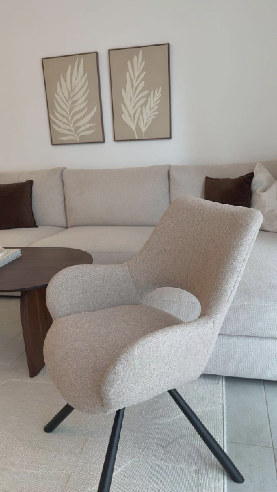 Set of 6 Scandinavian dining chairs with beige fabric armrests - Beth